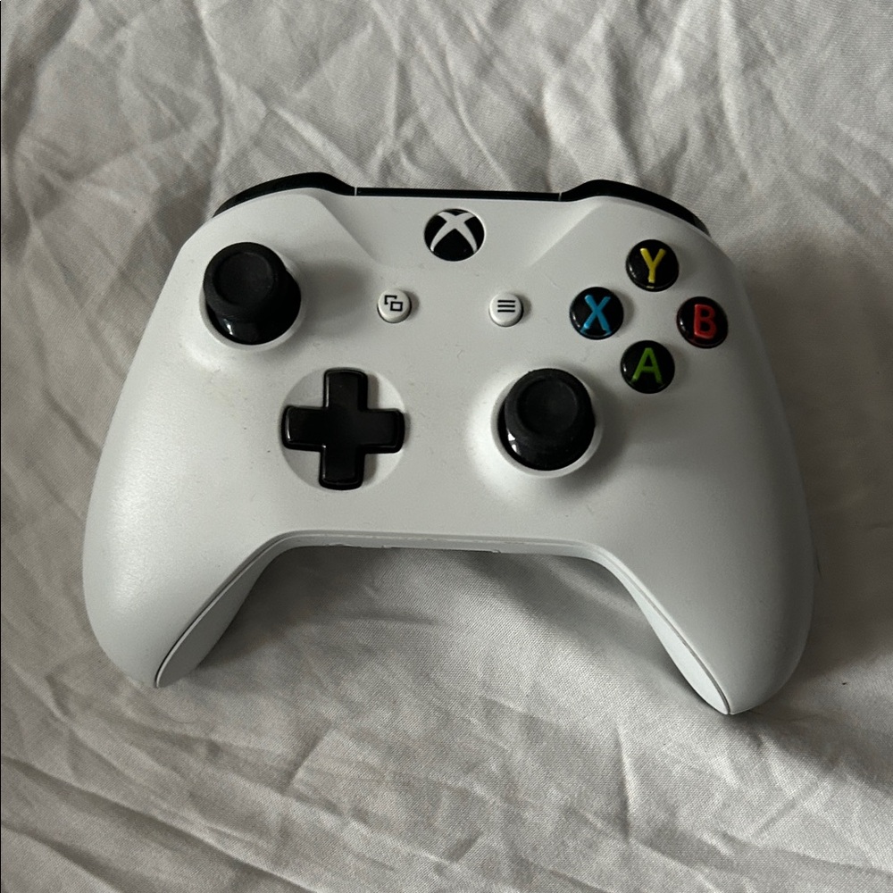 Xbox 1 controller (no batteries with it)